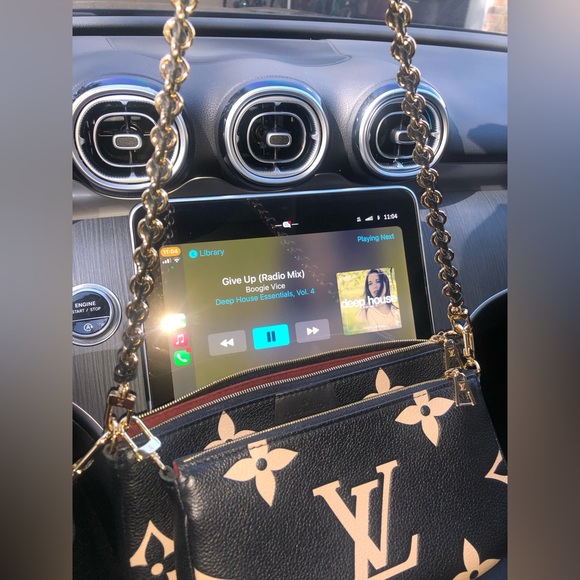 XXX NOT FOR SALE XXX LV Authentic large removable pochette and chain - Picture 5 of 8